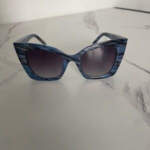 Stylish Women's Cat-Eye Sunglasses